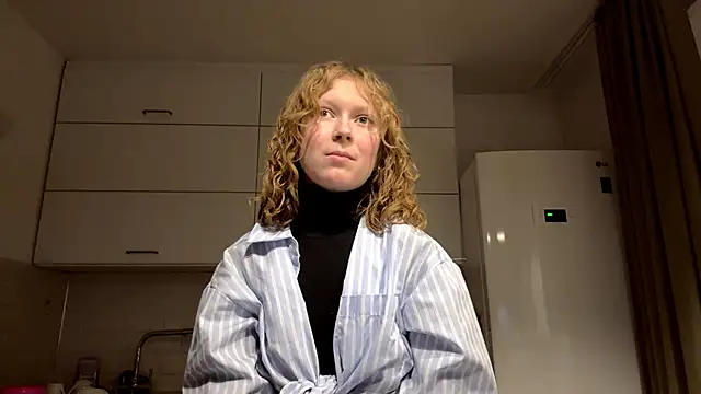 ElfriedaZwack online show from November 2025 04:40:02 PM