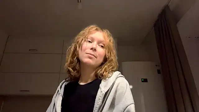 ElfriedaZwack online show from December 2025 05:14:02 PM