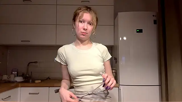 ElfriedaZwack online show from December 2025 02:43:02 PM