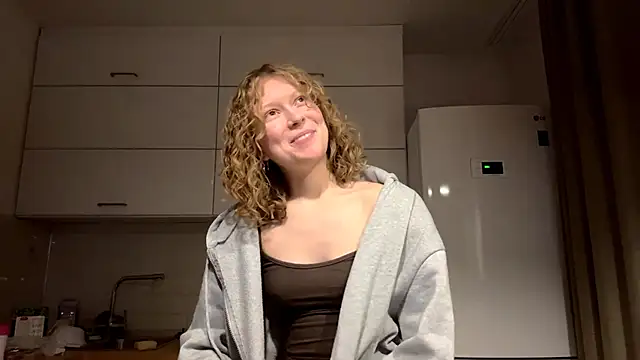 ElfriedaZwack online show from December 2025 12:40:01 PM