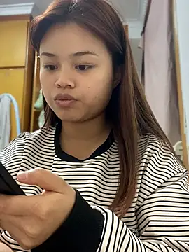 Snapshot of Toffee-00 chatting on May 2026 08:19:01 AM Toffee-00 online show from May 2026 08:19:01 AM