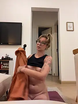 Snapshot of KnotBabe chatting on March 2026 05:08:02 AM KnotBabe online show from March 2026 05:08:02 AM