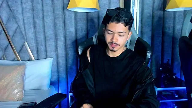 NicolaiKarav online show from January 2026 11:47:01 AM