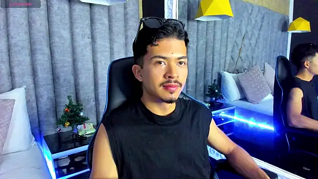 NicolaiKarav online show from December 2025 12:05:01 PM