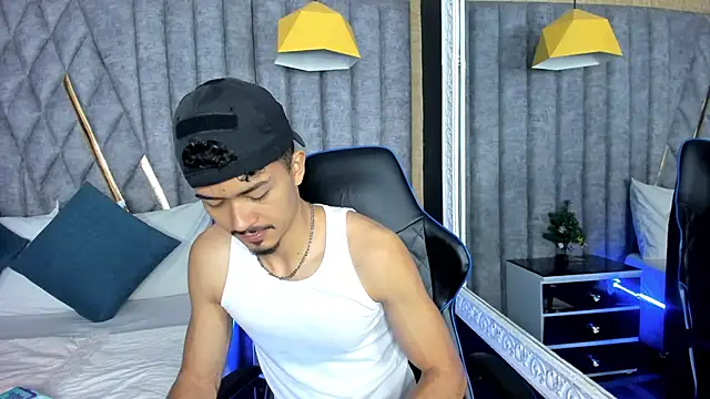 NicolaiKarav online show from January 2026 02:33:01 PM