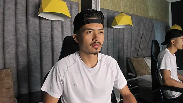 NicolaiKarav online show from December 2025 11:42:02 AM