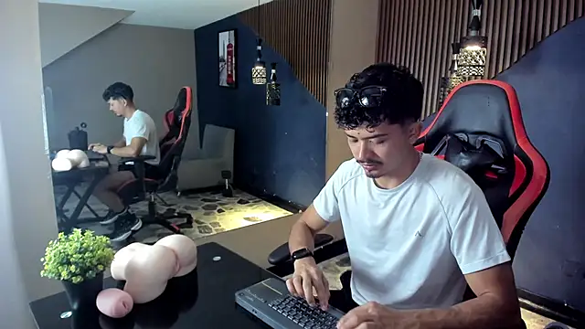 NicolaiKarav online show from February 2026 07:25:02 PM