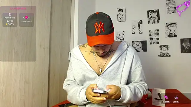 Snapshot of Henry_villa23 chatting on March 2026 04:42:02 AM Henry villa23 online show from March 2026 04:42:02 AM