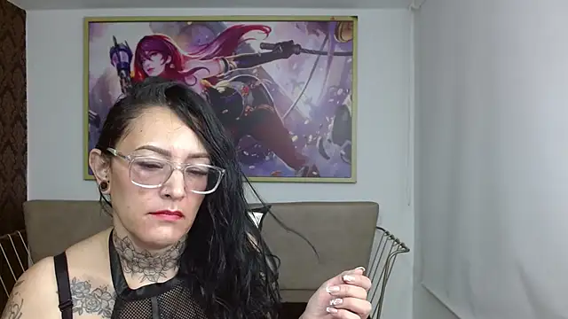 Roxanne vale online show from November 2025 08:09:01 PM