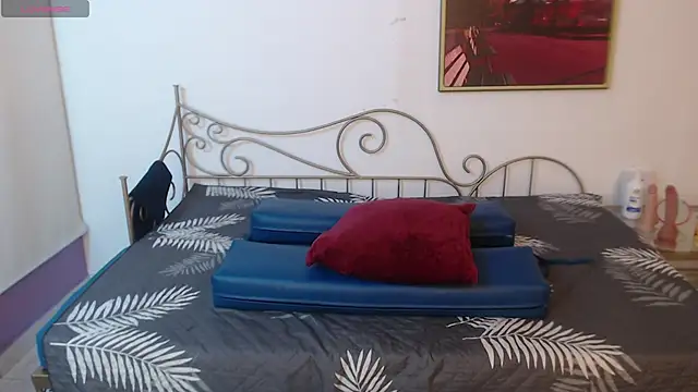 Roxanne vale online show from June 2026 08:25:02 PM