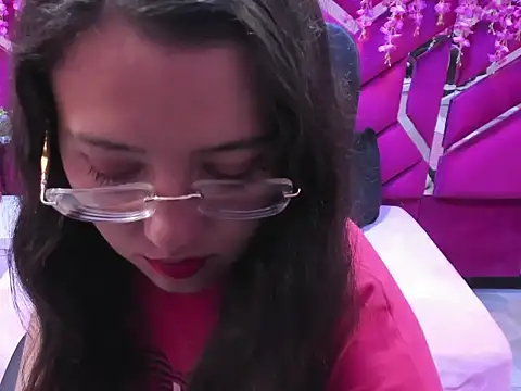 Melanny Colins online show from November 2025 12:15:02 PM