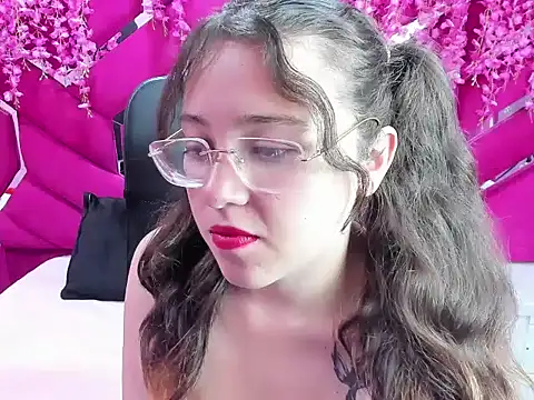 Melanny Colins online show from November 2025 05:57:01 PM