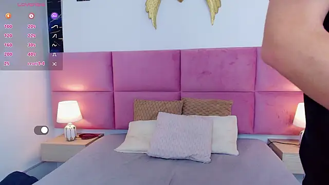 Skyee angel online show from February 2026 07:36:01 PM