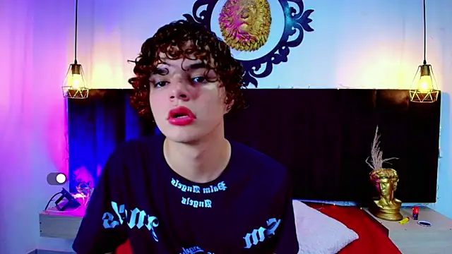 Skyee angel online show from December 2025 07:18:02 PM