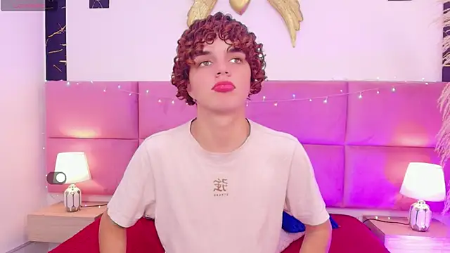 Skyee angel online show from December 2025 07:38:01 PM