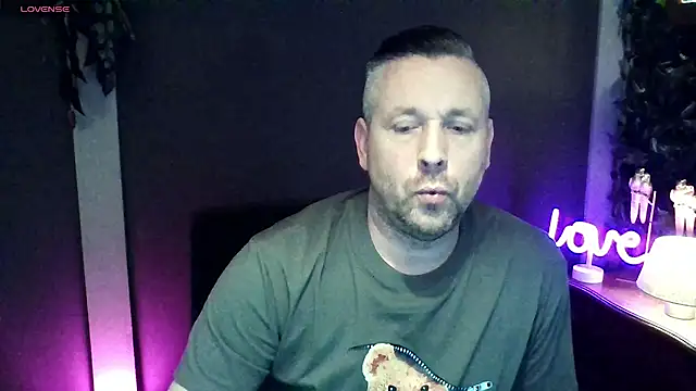 Snapshot of Hunter_Fl chatting on November 2025 05:02:01 PM Hunter Fl online show from November 2025 05:02:01 PM