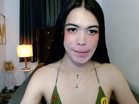 Snapshot of hollyyumiloove chatting on December 2025 03:11:01 PM hollyyumiloove online show from December 2025 03:11:01 PM