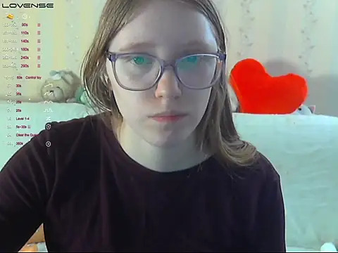 LustfulSarah online show from May 2026 07:25:01 PM