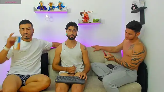 heteros curious online show from May 2026 01:02:02 AM