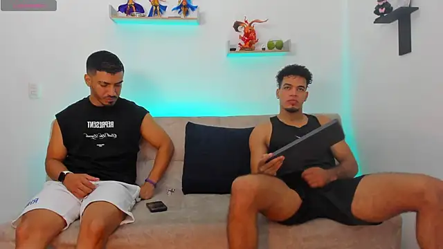 heteros curious online show from May 2026 01:12:02 AM