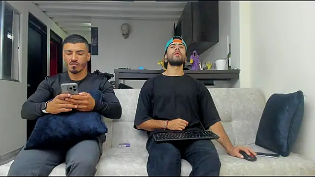 heteros curious online show from November 2025 09:59:02 PM