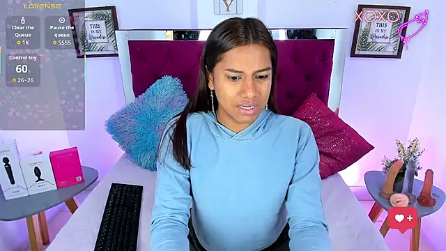 Samantha  F W online show from April 2026 02:23:02 PM