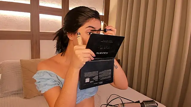 SarhaVega online show from February 2026 12:39:01 PM