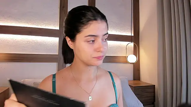 SarhaVega online show from March 2026 12:51:02 PM