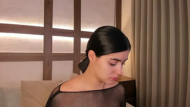 SarhaVega online show from March 2026 12:33:02 PM