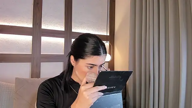 SarhaVega online show from March 2026 01:12:02 PM