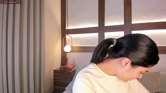 SarhaVega online show from January 2026 01:18:02 PM