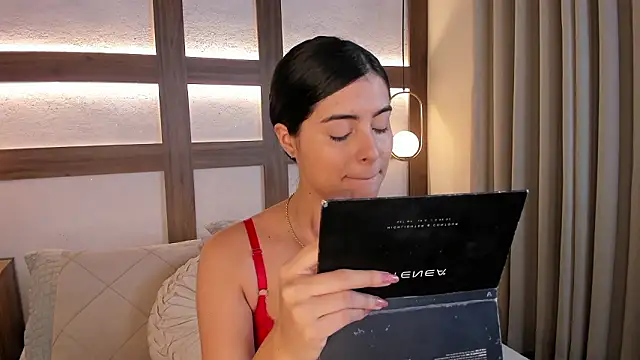 SarhaVega online show from March 2026 01:12:02 PM