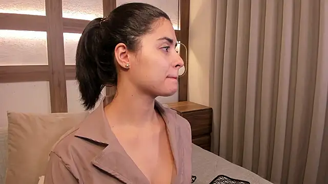 SarhaVega online show from February 2026 12:57:01 PM