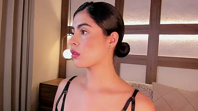 Snapshot of SarhaVega chatting on November 2025 02:07:02 PM SarhaVega online show from November 2025 02:07:02 PM