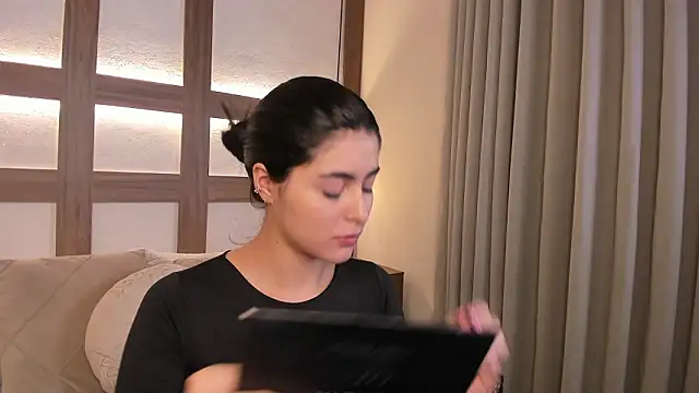 SarhaVega online show from February 2026 12:26:01 PM