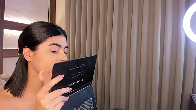 SarhaVega online show from March 2026 12:27:02 PM