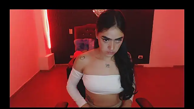 Snapshot of bonnie_blue_18 chatting on December 2025 02:45:01 PM bonnie blue 18 online show from December 2025 02:45:01 PM