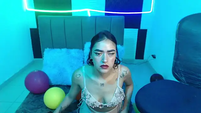 Snapshot of bonnie_blue_18 chatting on December 2025 02:48:01 PM bonnie blue 18 online show from December 2025 02:48:01 PM