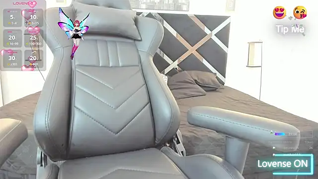 Snapshot of mask_red_girl chatting on November 2025 08:19:01 PM mask red girl online show from November 2025 08:19:01 PM