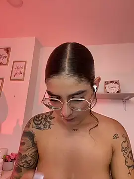 LauraRaider online show from May 2026 09:35:01 PM