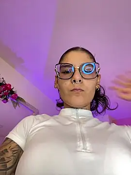 LauraRaider online show from June 2026 12:38:02 AM