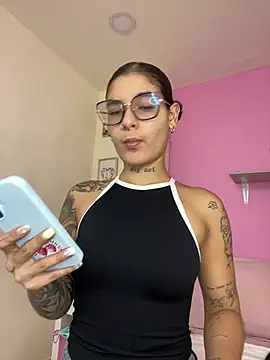 LauraRaider online show from July 2026 10:49:02 PM