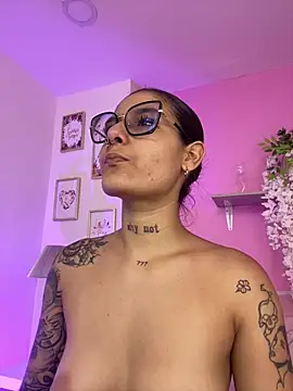 LauraRaider online show from June 2026 09:42:02 PM