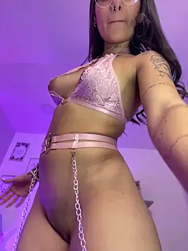 LauraRaider online show from February 2026 08:20:01 PM