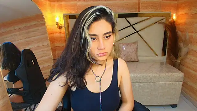 Snapshot of sofi_r_ chatting on February 2026 01:19:01 PM sofi r online show from February 2026 01:19:01 PM