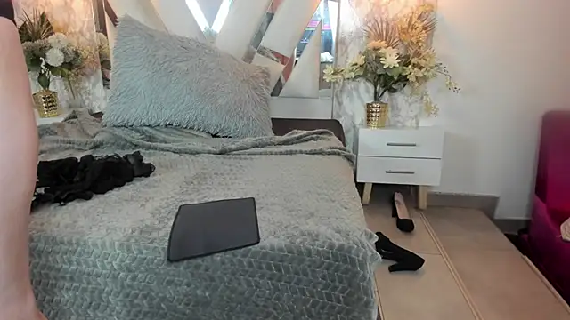 Mysterius Woman online show from February 2026 12:59:02 PM