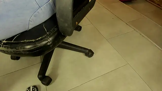 Mysterius Woman online show from April 2026 11:00:01 AM