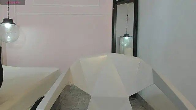 Izelevans online show from April 2026 10:54:02 AM