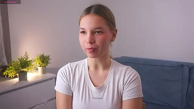 AmparoCilek online show from March 2026 09:09:01 PM