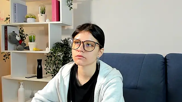 ShanaHearns online show from November 2025 07:30:01 AM